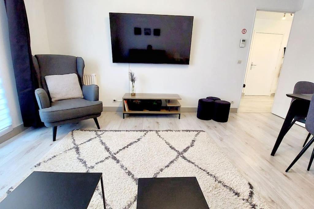 Cosy Home 2, 2 Chambres, 6 Personnes, 3 Min Gare, Parking 세르지 외부 사진